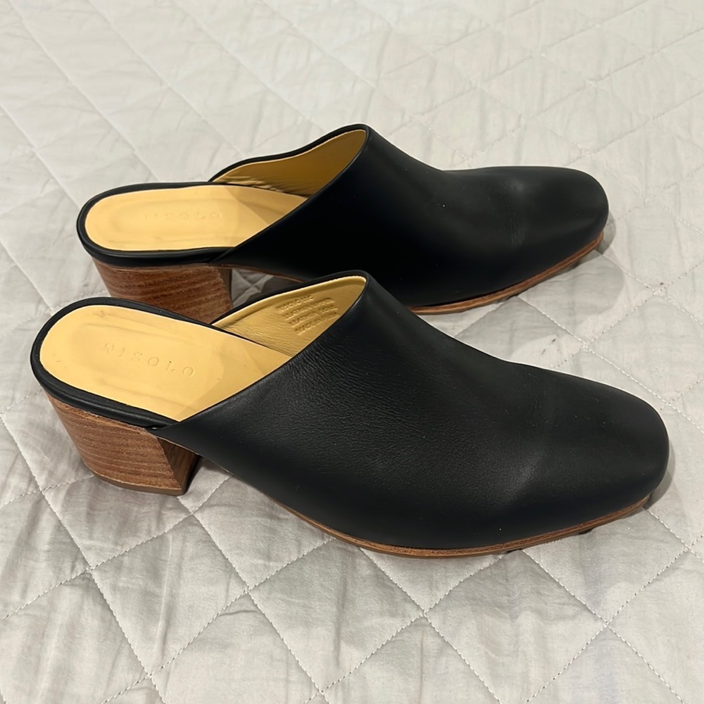 Nisolo Leather Block Heel Mules